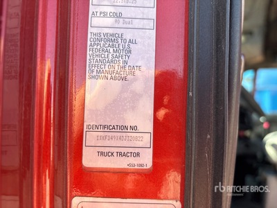 2013 Kenworth T700 Ciągnik siodłowy T/A z kabiną sypialną