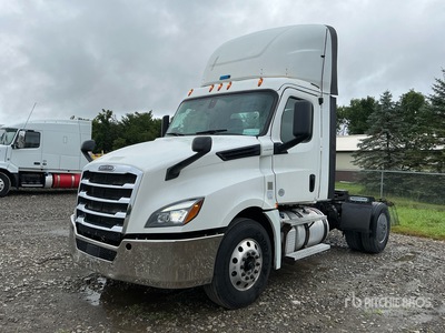 2019 Freightliner Cascadia 126 4x2 Ciągnik siodłowy z kabiną dzienną S/A