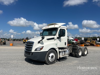 2019 Freightliner Cascadia 126 6x4 Ciągnik siodłowy T/A z kabiną dzienną