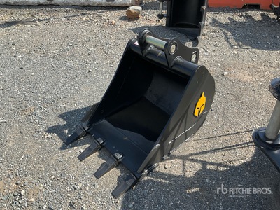 Trojan 50CL 24 in Digging Excavator Bucket