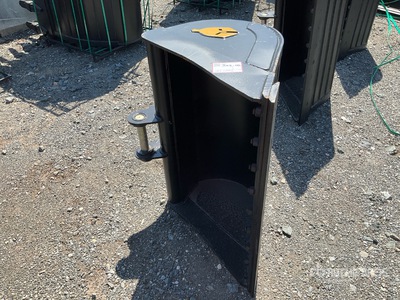 Trojan 50CL 42 in Cleanup Excavator Bucket