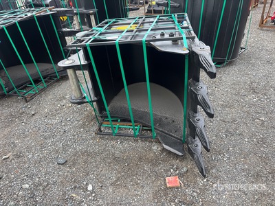 Trojan 200CL 36 in Excavator Bucket - Fits 80mm Cat 320/321/323, Hyundai R210 Komatsu PC200/220, Deere 160/200/225 Kobelco SK210, Case 210/225, Doosan DX225