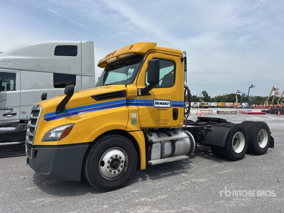 2019 Freightliner Cascadia 126 6x4 Day Cab Truck Tractor (Inoperable)