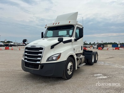 2019 Freightliner Cascadia 126 6x4 T/A Dagcabine Trekker