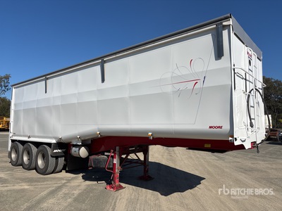 2021 Moore 9.6 m Tri/A Step Deck End Dump Trailer
