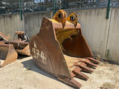 1900 mm To Fit R974 Excavator Bucket