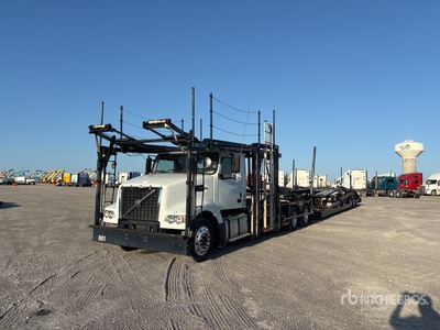 2015 Volvo VAH 6x2 Car Carrier Truck