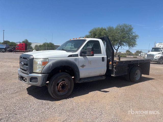 2015 Ford F-550 XL 4x2 Flatbed Truck