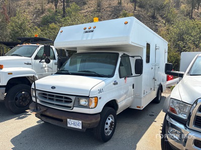 2002 Ford E-450 4x2 Utility Truck