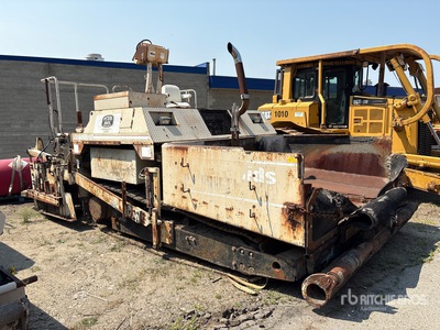 Cedarapids CR461 Track Asphalt Paver