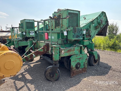 1995 Barber-Greene BG650 Windrow Elevator