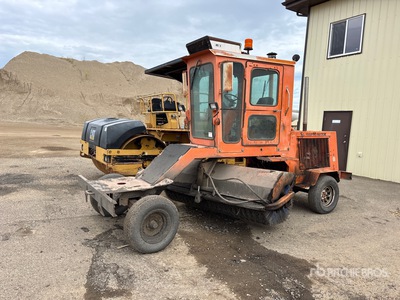 1999 Lay-Mor 8C Barredora    (Inoperable)