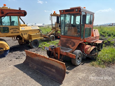 Broce RJ300 Self-Propelled Broom