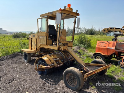 1999 Rosco RB48 Self-Propelled Broom