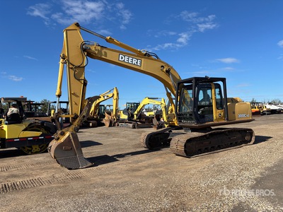 2005 John Deere 200C LC Tracked Excavator