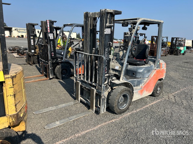 2018 Toyota 8FGU25 4500 lb Cushion Tire Forklift