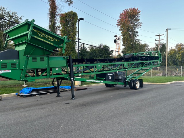 2020 McCloskey ST80V Stacking Conveyor