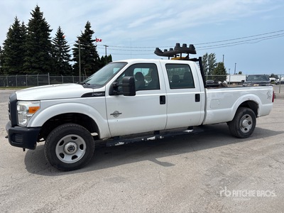 2015 Ford F-250 4x4 Crew Cab بيك اب