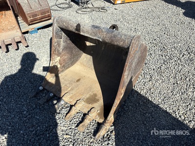 Cat BHL BU36PL 36 in Backhoe Loader Bucket