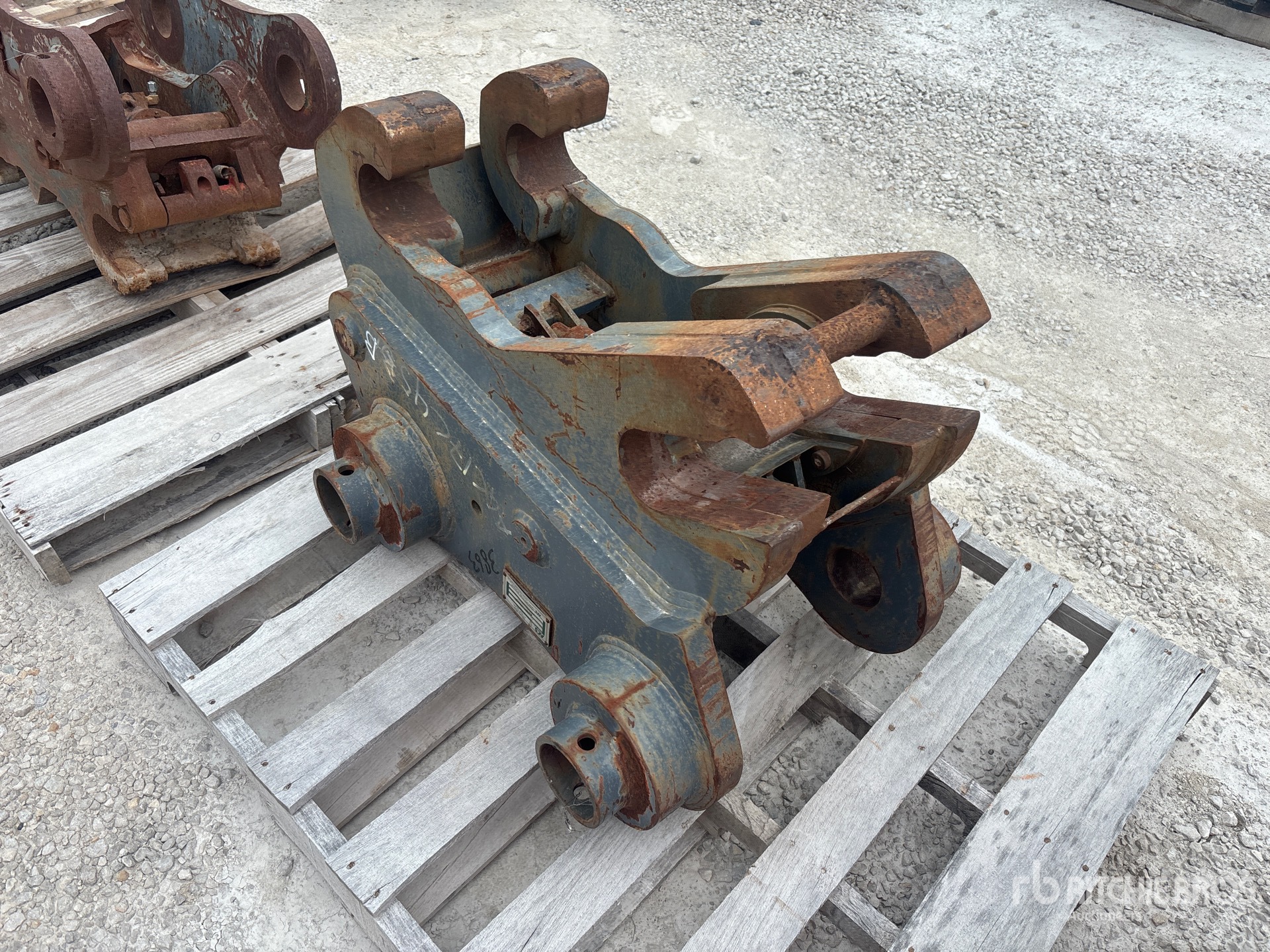 KOB SK220LC-LV 34 in Quick Coupler