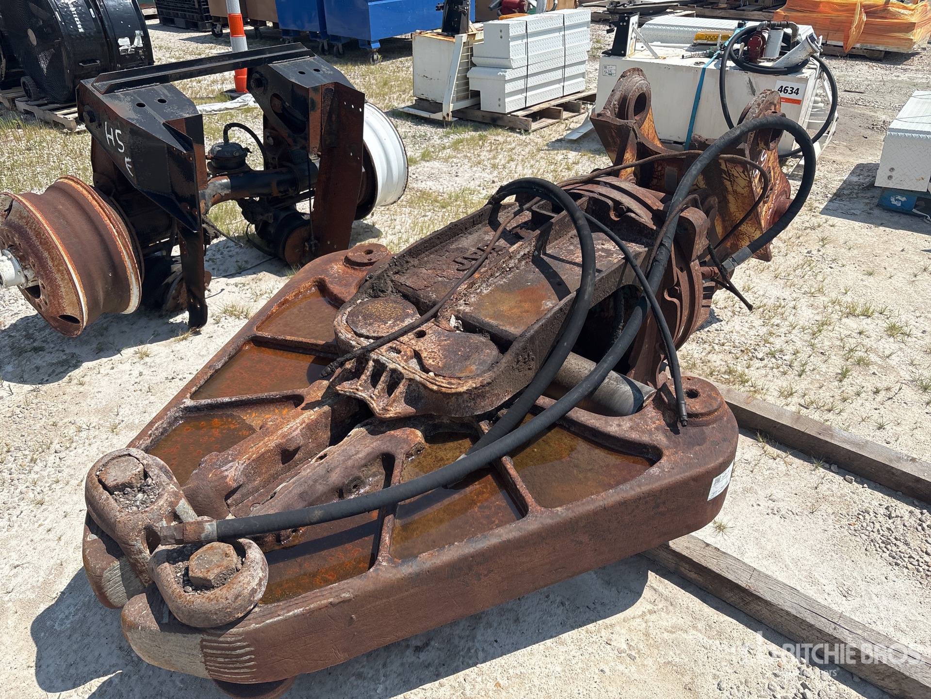 Demolition Shear - Fits John Deere 330/350