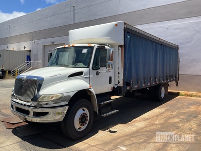 2009 International 4300 Curtain Side Truck