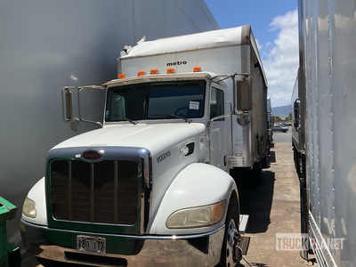 2013 Peterbilt 337 4x2 バントラック