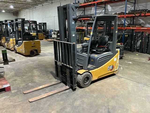 2022 Cat 2ET3500 3180 lb Electric Forklift