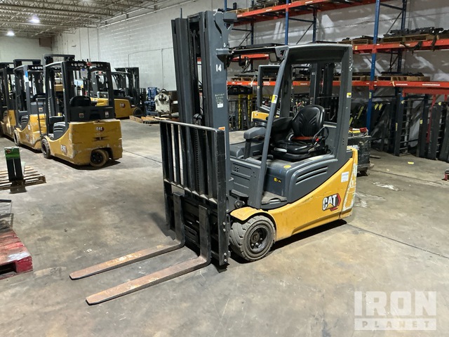 2022 Cat 2ET3500 3180 lb Electric Forklift