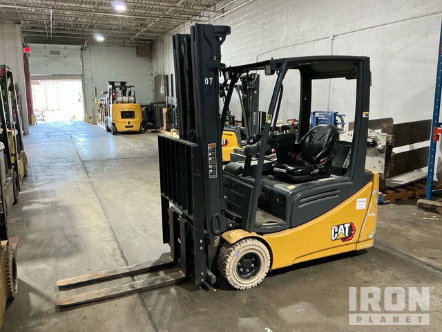 2022 Cat 2ET3500 3180 lb Electric Forklift