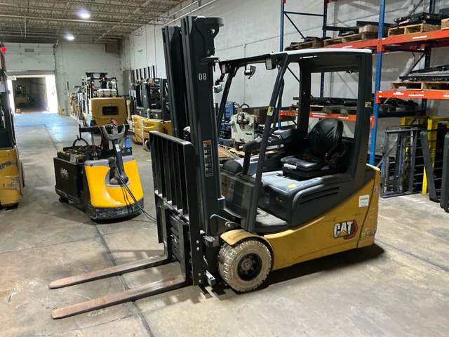 2022 Cat 2ET3500 3180 lb Electric Forklift