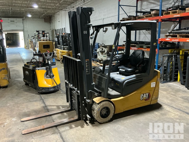 2022 Cat 2ET3500 3180 lb Electric Forklift