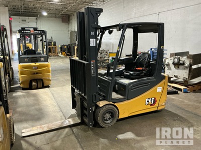 2022 Cat 2ET3500 3180 lb Electric Forklift