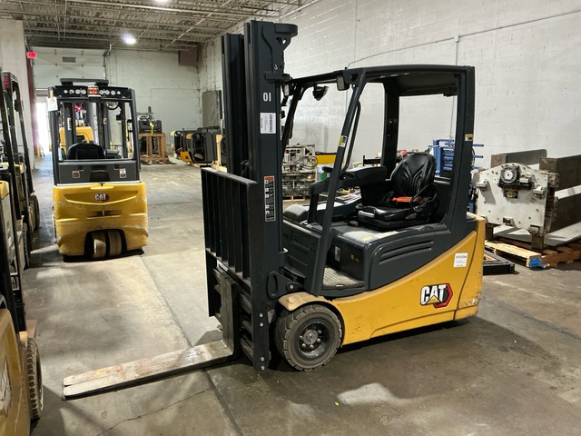 2022 Cat 2ET3500 3180 lb Electric Forklift