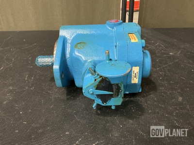 Vickers Eaton PVB15RDY31H10 Axial Piston Pump