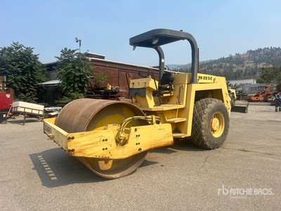 1997 Bomag BW 213D-2 جهاز ضاغط الأسطوانة الناعمة