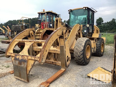 2023 Cat 938M Pala gommata