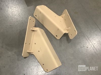 (25) Navistar Defense 3688930C1L Vehicular Components Brackets