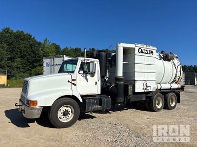 2000 Guzzler on 2001 International 2674 6x4 Vacuum Tanker Truck
