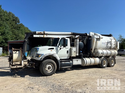 Vactor 2100 on 2006 International 7600 6x4 Vacuum Excavator Truck