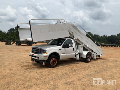 2004 Ford F-450 XL Super Duty Aircraft Boarding Staircase