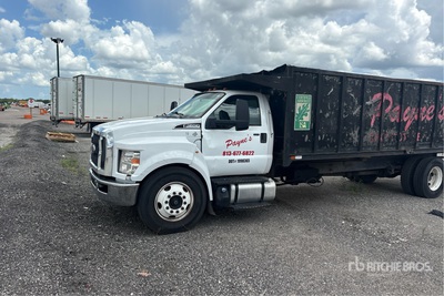 2017 Ford F-650 4x2 Camion à benne essieu simple