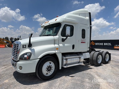 2018 Freightliner Cascadia 125 6x4 Tractocamion con Dormitorio / トラックトラクター(T/A)
