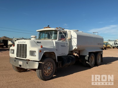 1984 Mack R686ST 6x4 شاحنة مياه
