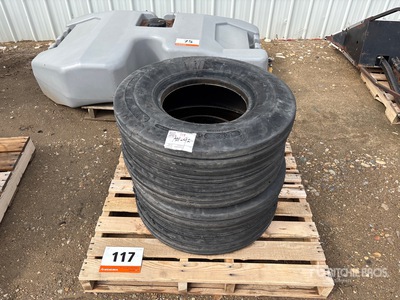 Quantity of (2) 13.5 - 15FI Équipements pour pneus (Unused)