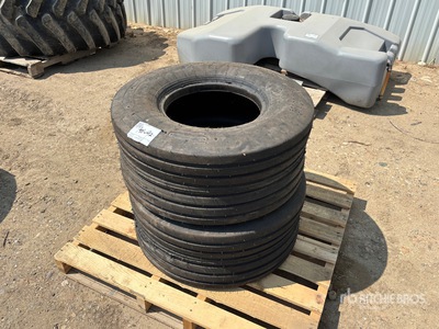 Quantity of (2) 13.5 - 15FI Pneumatici (Unused)