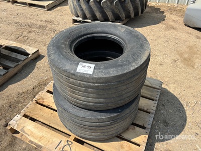 Quantity of (2) 13.5 - 15FI Pneumatici