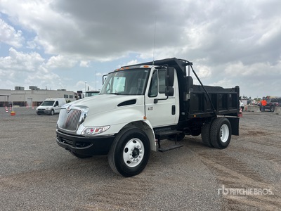 2006 International 4200 4x2 S/A Camión dumper