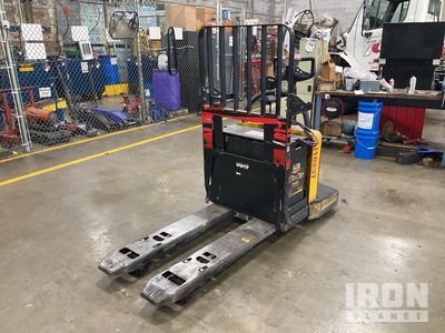2018 Yale MPE060LFN24T2748 6000 lb Electric Palletwagen