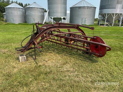 Massey Ferguson 8 ft Basket Rechen